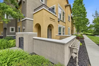 Photo #3: 226052487 Listing 