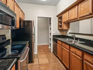 Photo #5: 226052932 Listing 