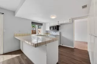 Photo #6: 226052997 Listing 