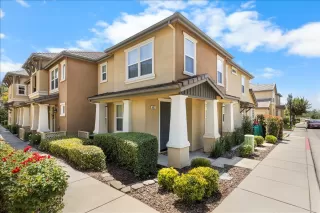 Photo #1: 226053328 Listing 