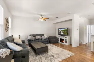 Photo #4: 226053328 Listing 