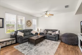 Photo #5: 226053328 Listing 