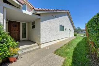 Photo #1: 226053874 Listing