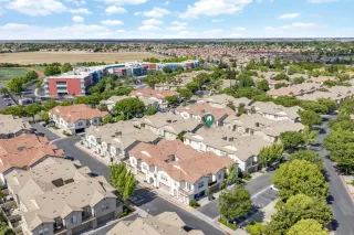 Photo #3: 226053989 Listing 