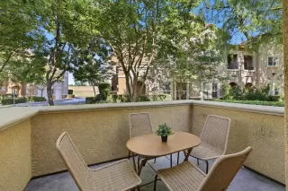 Photo #2: 226054010 Listing 