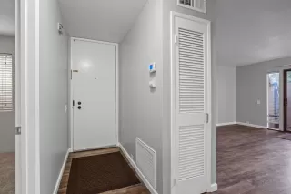 Photo #2: 226054041 Listing 