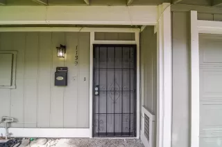 Photo #4: 226054304 Listing