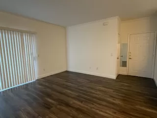 Photo #4: 226055881 Listing 