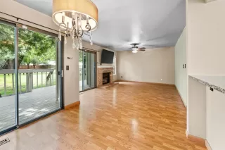 Photo #4: 226056377 Listing 