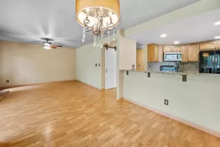 Photo #5: 226056377 Listing 