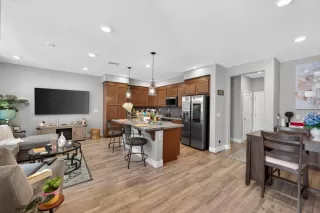Photo #4: 226057064 Listing 