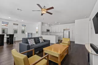 Photo #5: 226057231 Listing