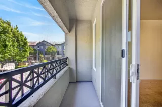 Photo #5: 226057790 Listing 