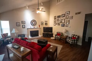 Photo #4: 226058570 Listing 