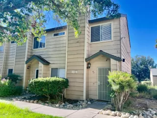 Browse active condo listings in BRIDGEPORT