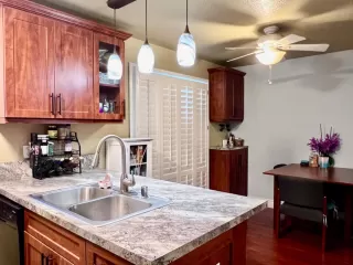 Photo #2: 226058651 Listing 