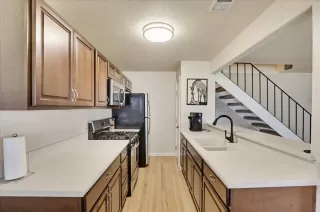 Photo #5: 226058705 Listing 