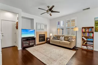 Photo #3: 226059294 Listing