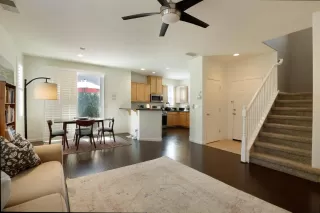 Photo #4: 226059294 Listing