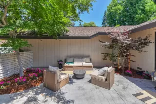 Photo #1: 226059297 Listing