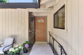 Photo #4: 226059297 Listing
