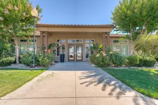 Photo #3: 226059528 Listing 