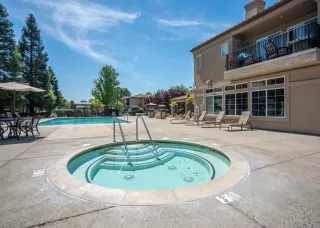 Photo #5: 226059528 Listing 