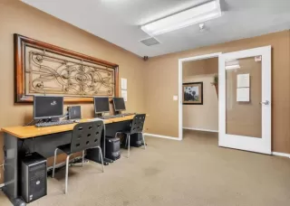 Photo #6: 226059528 Listing 
