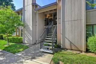 Photo #2: 226059743 Listing 
