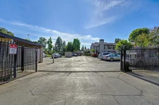 Photo #3: 226059743 Listing 