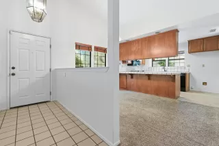 Photo #5: 226059756 Listing