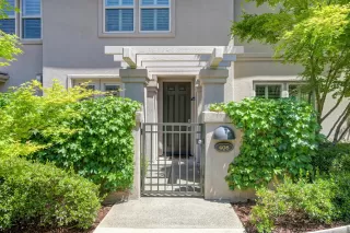 Browse active condo listings in STANFORD COURT