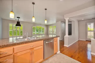 Photo #6: 226059759 Listing 
