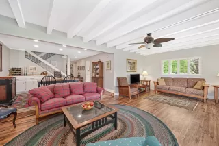 Photo #2: 226059804 Listing 