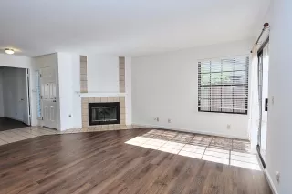 Photo #6: 226059830 Listing