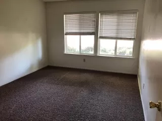 Photo #6: 226059961 Listing 