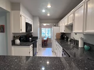 Photo #6: 226060077 Listing