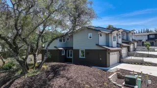 Photo #2: 226060144 Listing