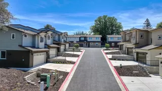 Photo #5: 226060144 Listing