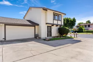 Photo #1: 226060146 Listing