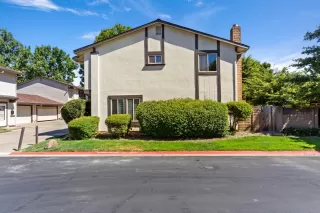 Photo #3: 226060146 Listing