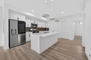 Photo #5: 226060399 Listing