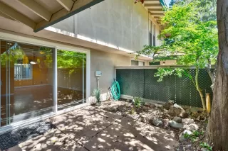 Photo #4: 226060757 Listing 