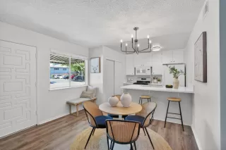 Photo #2: 226061089 Listing 