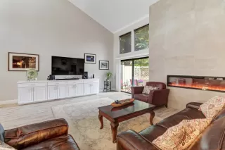 Photo #3: 226061276 Listing 