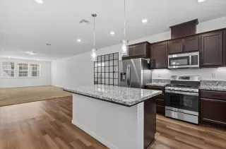 Photo #2: 226061308 Listing 
