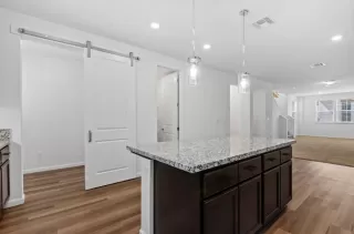 Photo #5: 226061308 Listing 
