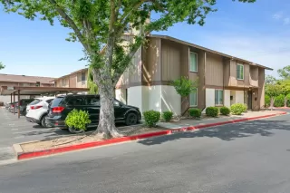 Photo #1: 226061401 Listing 