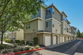 Browse active condo listings in LESARRA