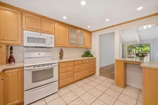 Photo #2: 226061637 Listing